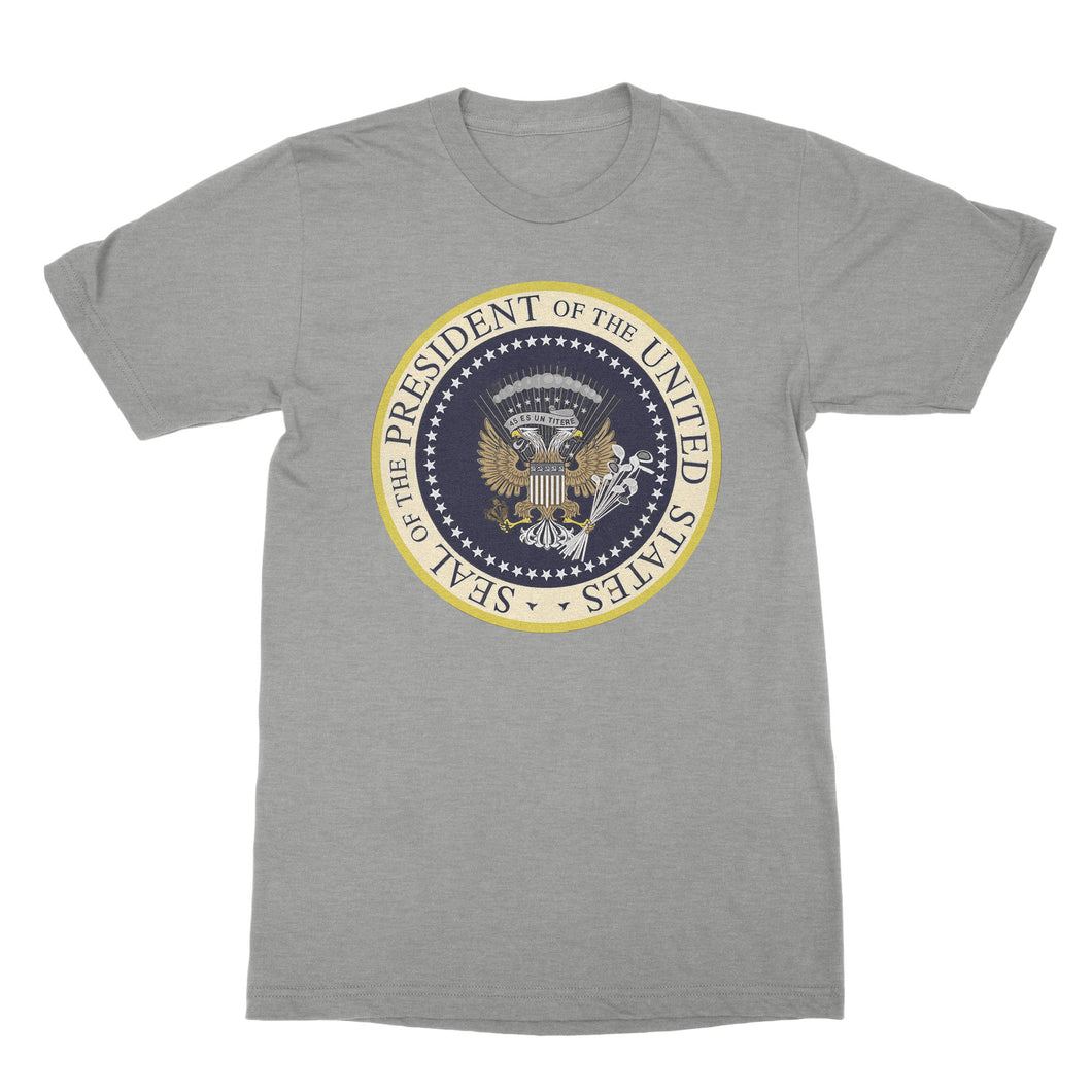 45 is a Puppet Shirt 45 Es Un Titere Shirt Trump is a Puppet T-Shirt